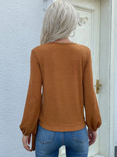 Pull tricoté décontracté de couleur unie pour femme avec boutons décorés